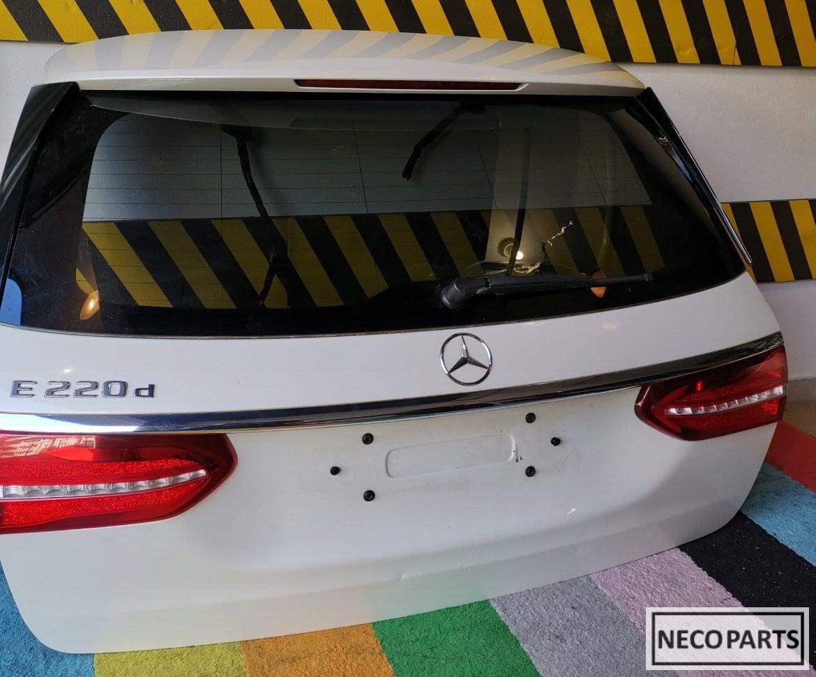 MERCEDES E W213 COMBI ACHTERKOFFERKLEP 799 WITTE PAREL, Gebruikt, -, Ophalen of Verzenden, Spatbord