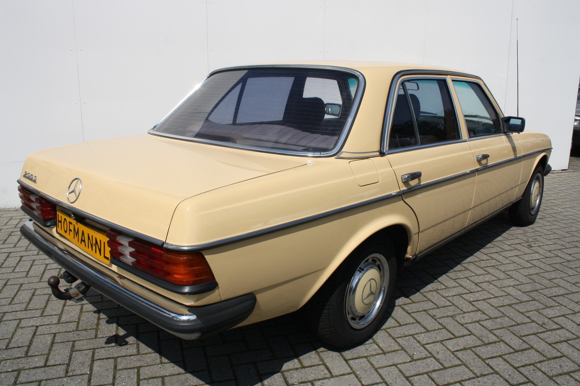 Mercedes-Benz 200-serie 200 D (bj 1981), Auto's, 1361 kg, Achterwielaandrijving, Gebruikt, 680 kg