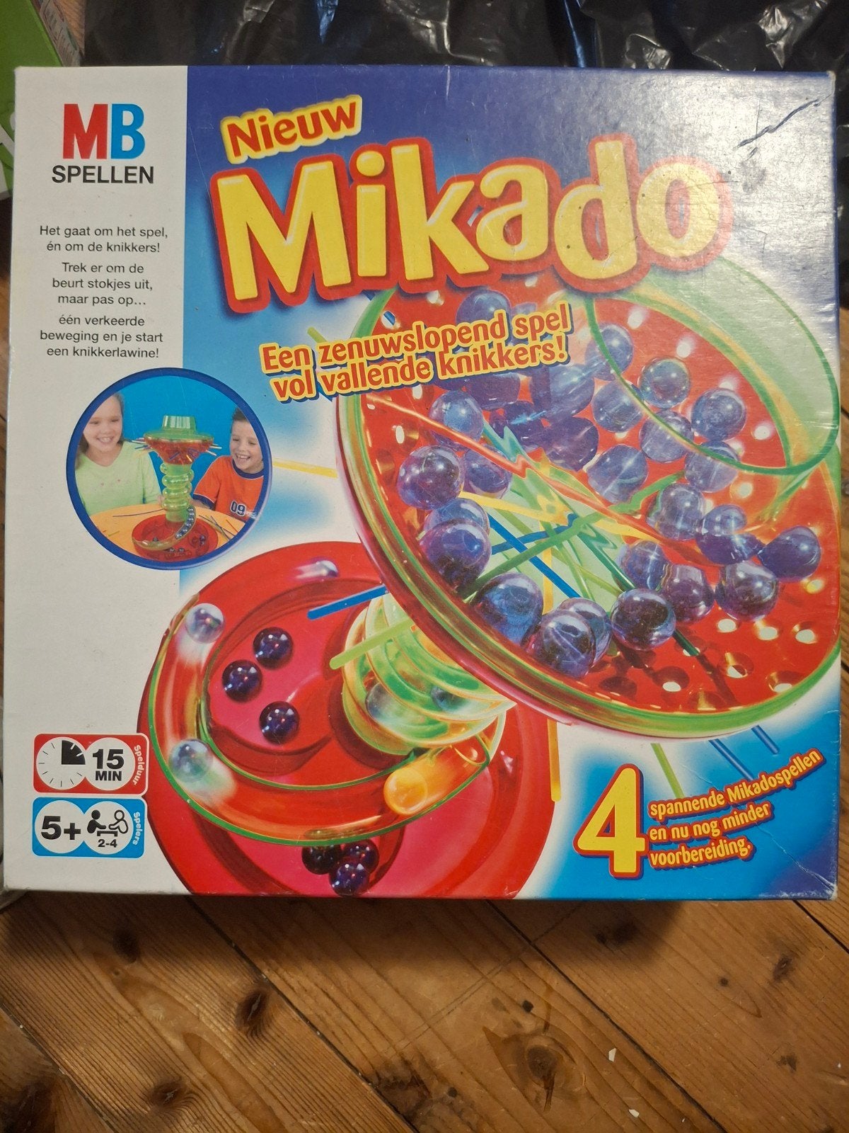 Nieuw Mikado: Zenuwslopend spel vol vallende knikkers!, Een of twee spelers, Ophalen of Verzenden, Gebruikt, MB Spellen