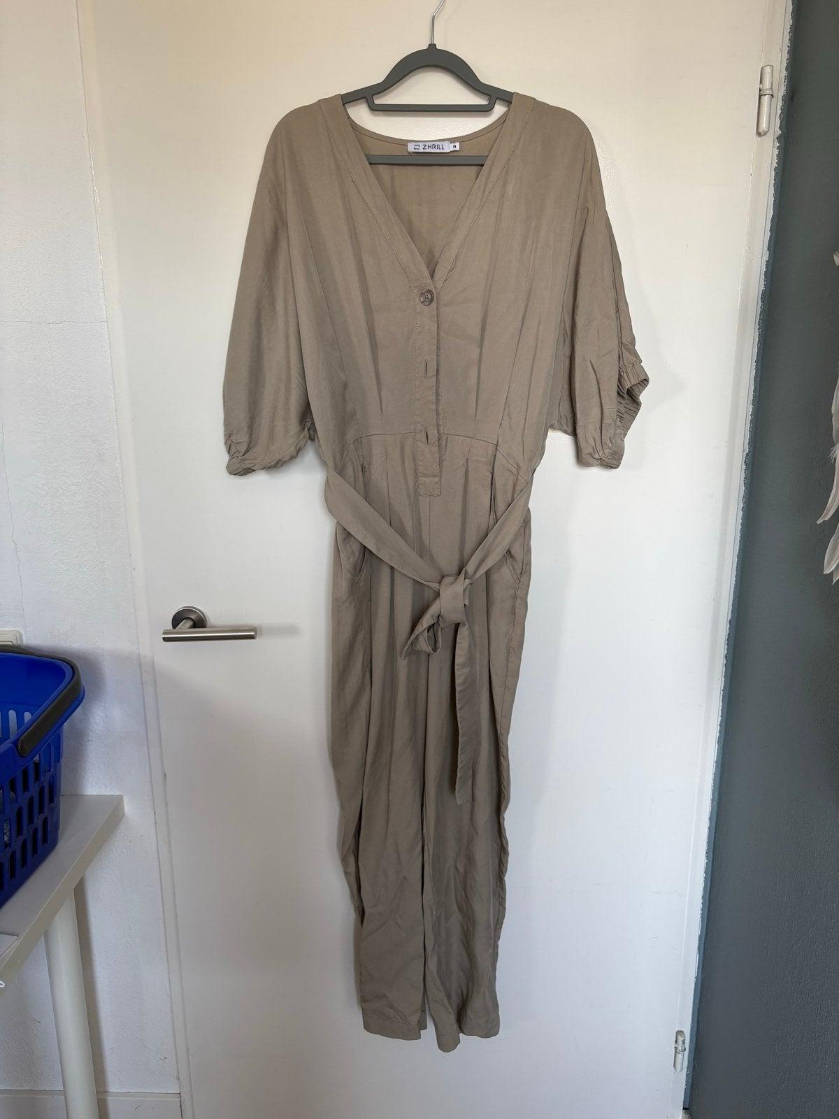 ZHRiLL Jumpsuit Maat M, Kleding | Dames, Ophalen of Verzenden, Zo goed als nieuw, Maat 38/40 (M), Beige