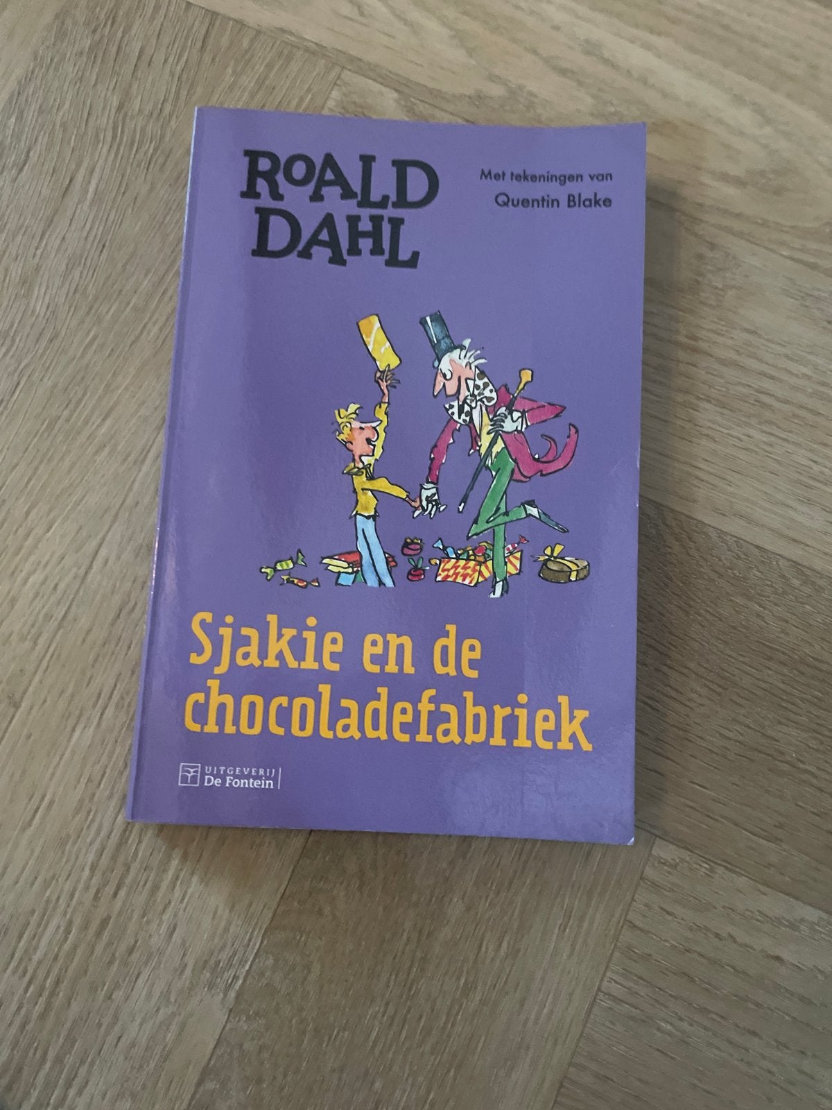 Sjakie en de chocoladefabriek - Roald Dahl, Ophalen of Verzenden, Zo goed als nieuw, Fictie algemeen