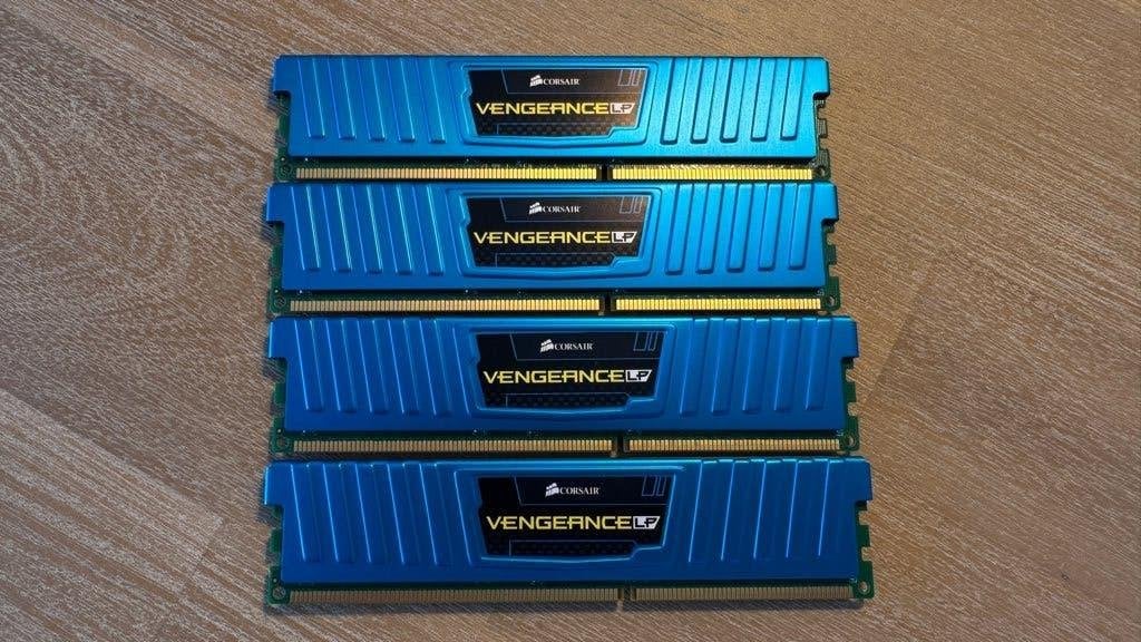 16 GB Corsair - DDR4 geheugen, Computers en Software, RAM geheugen, Zo goed als nieuw, Desktop, 16 GB, DDR4, Ophalen of Verzenden