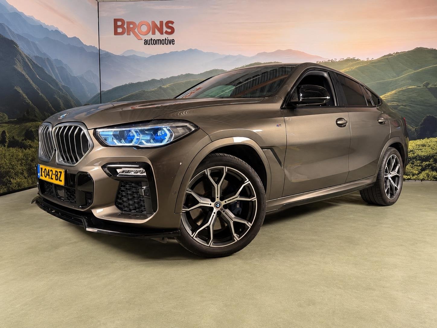 BMW X6 xDrive40i High Executive Sky Lounge l M-pakket l Sche, Auto's, Automaat, Gebruikt, 340 pk, Bedrijf