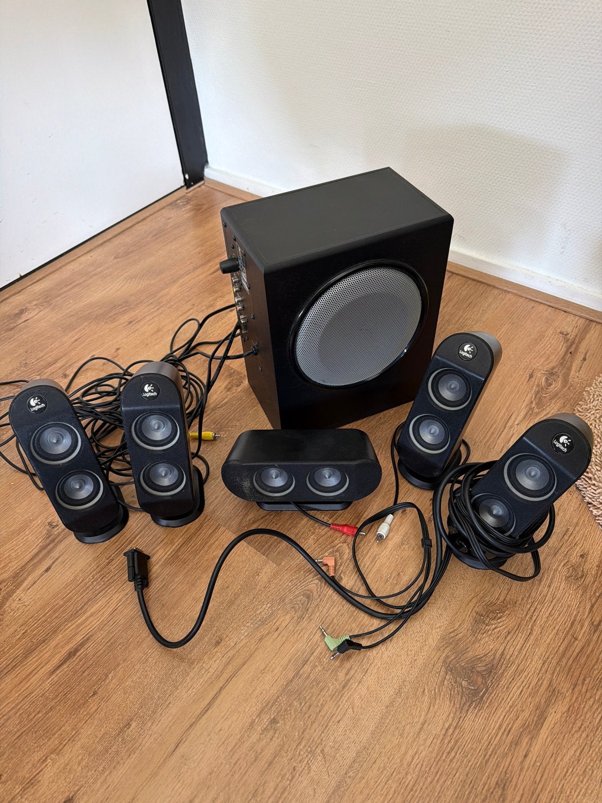Complete 5.1 Logitech X-530 surround set, Overige merken, Gebruikt, Ophalen of Verzenden, 60 tot 120 watt