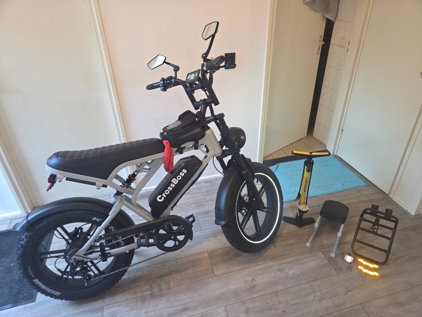 V20 pro Fatbike., Zo goed als nieuw, 59 cm of meer, 50 km per accu of meer, Ophalen