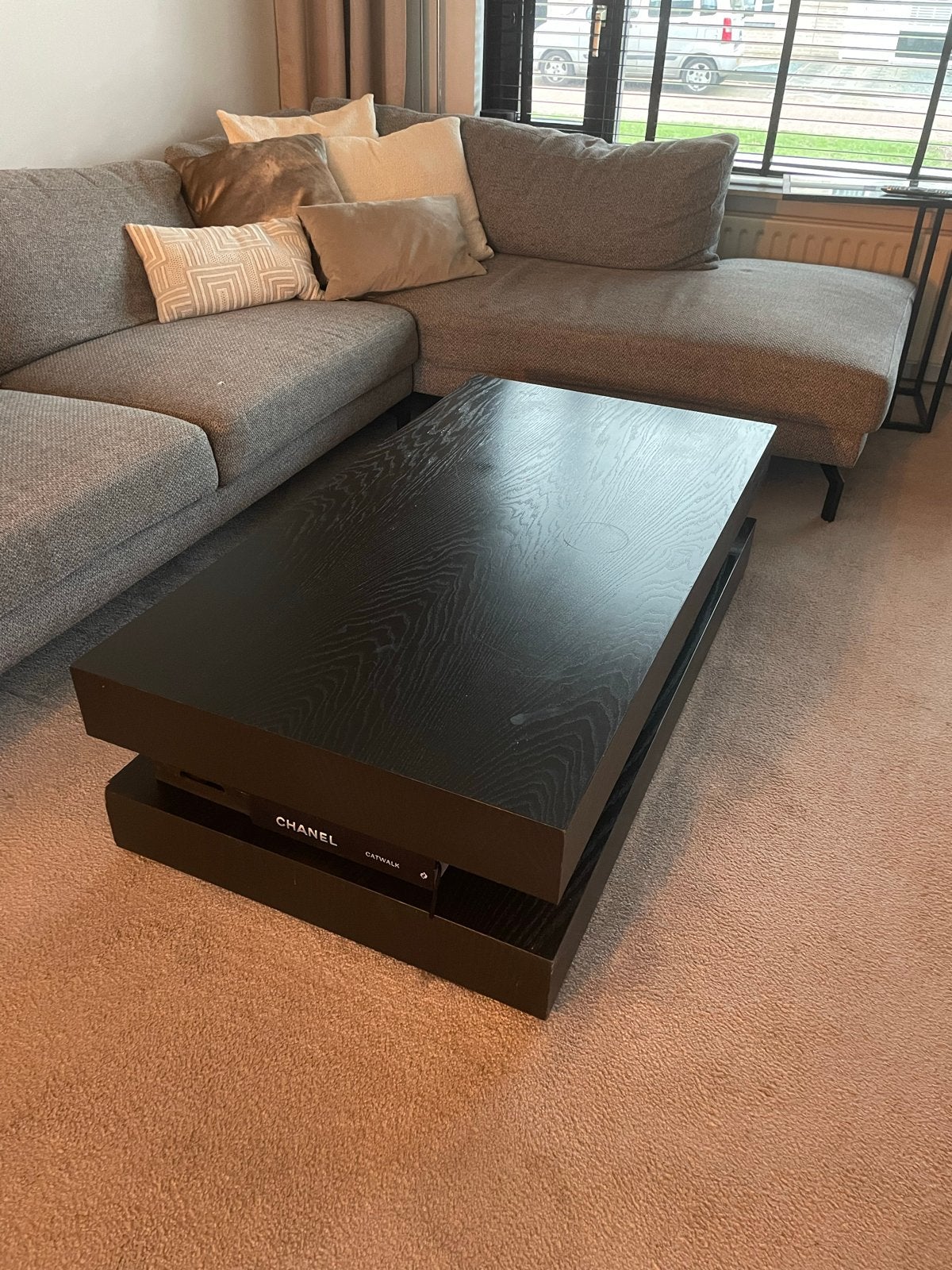 Zwarte Salontafel met Twee Lagen - Modern Design, Huis en Inrichting, Ophalen, Gebruikt, 100 tot 150 cm, 50 tot 100 cm