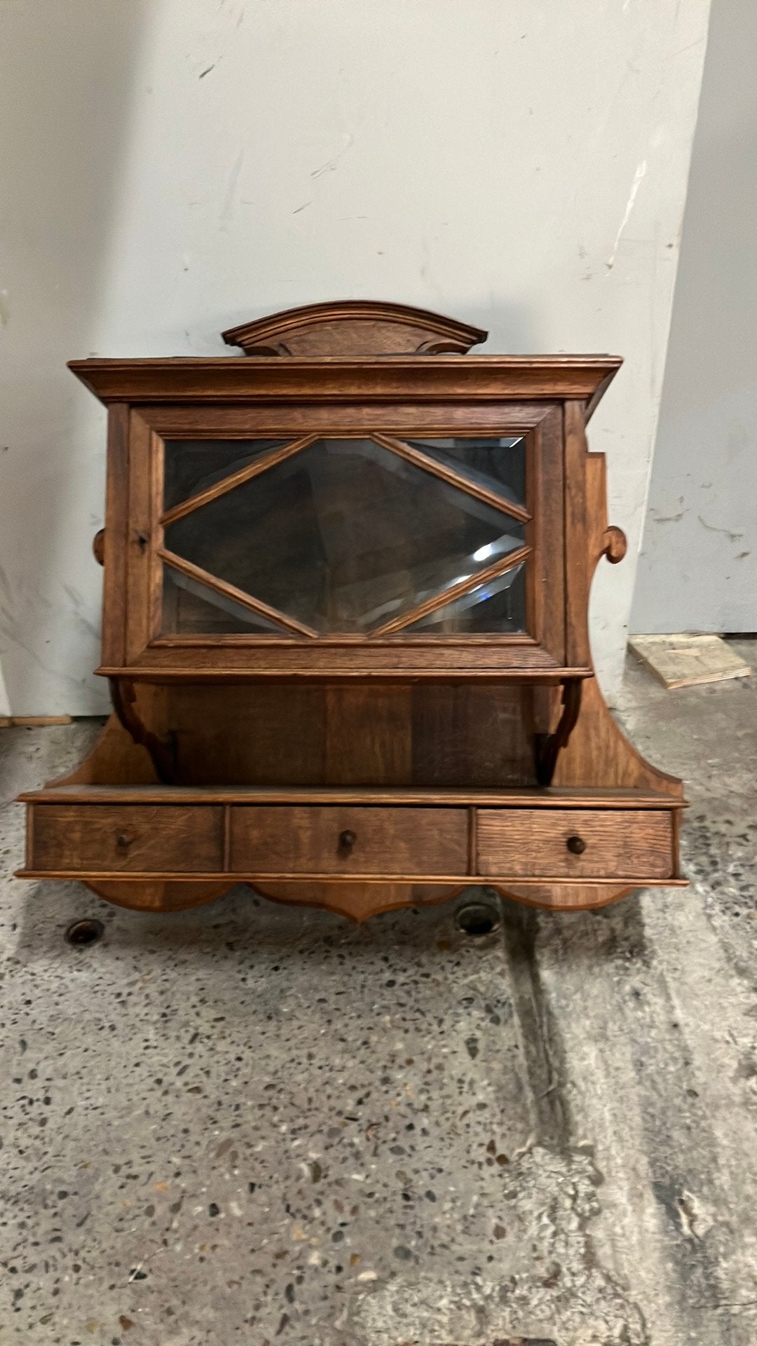 Super apart antiek wandkast wand kast vitrine geslepen glas, Ophalen