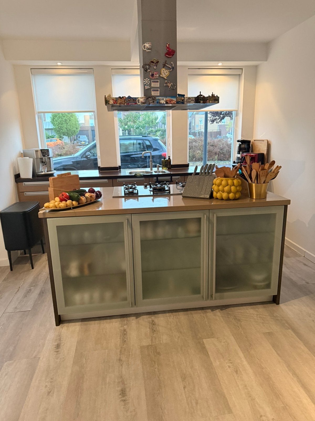 Keuken met kookeiland, Ophalen