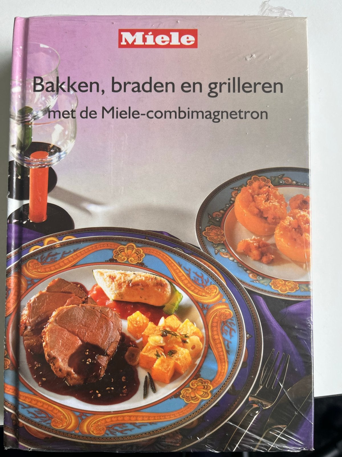 Miele Kookboek: Bakken, Braden en Grilleren, Boeken, Kookboeken, Ophalen of Verzenden, Zo goed als nieuw, Overige gebieden, Voorgerechten en Soepen