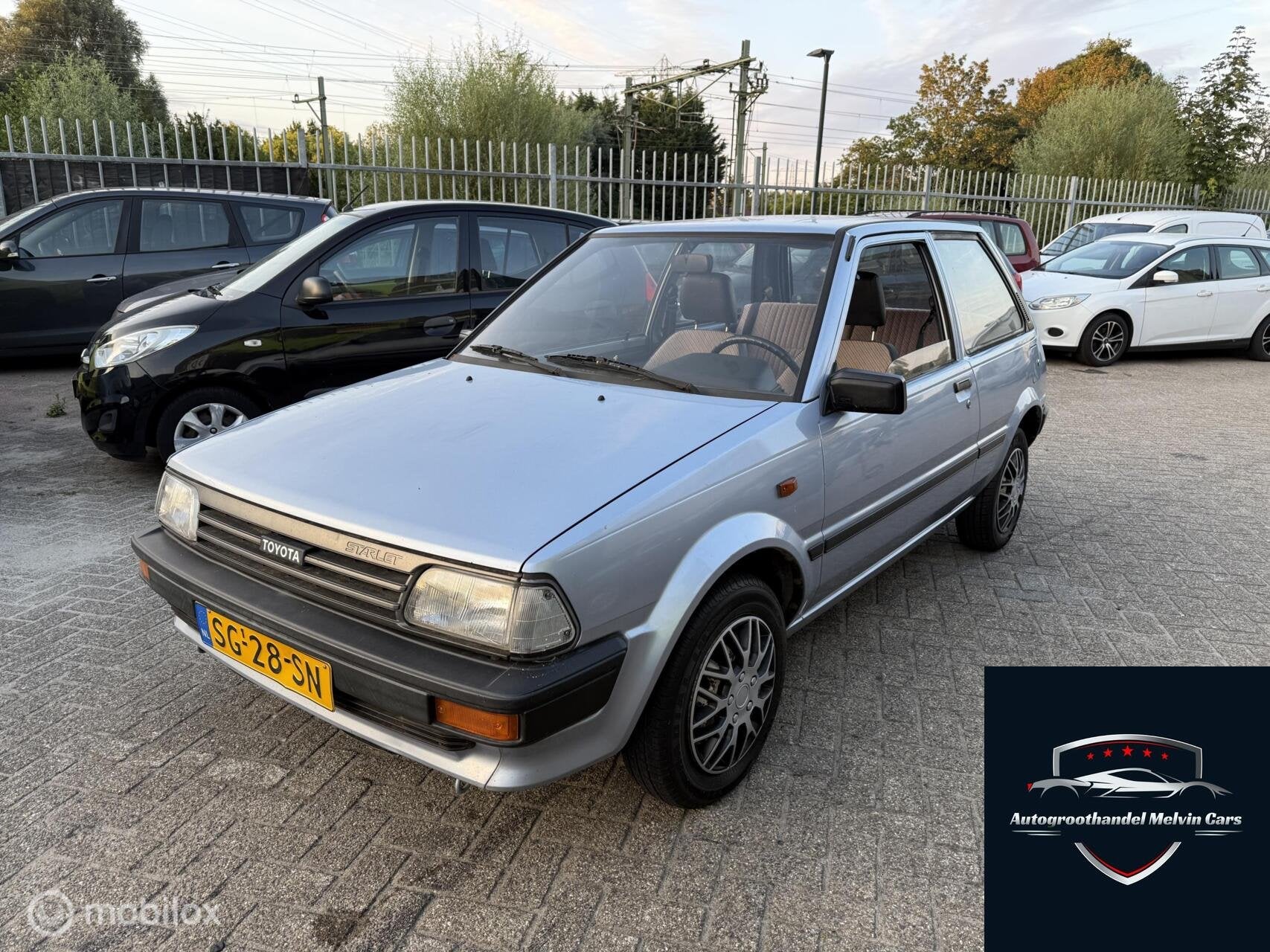 Toyota Starlet 1.3 Special Automaat Oldtimer 120.000 km NAP, Auto's, Toyota, Stof, Gebruikt, Starlet, Blauw