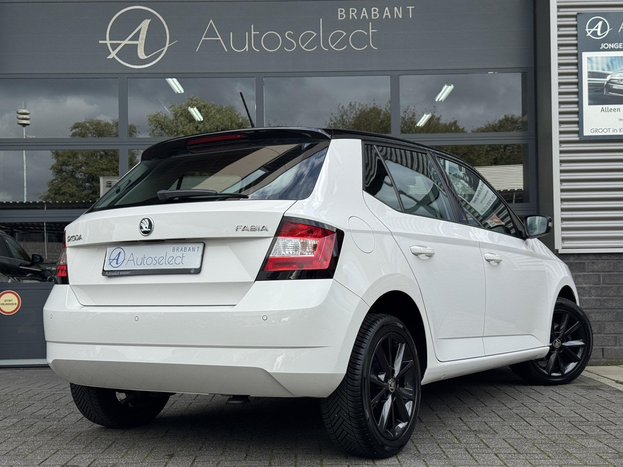Skoda Fabia 1.0 Style Clima | PDC | 1e Eigenaar, Auto's, Stof, 540 kg, Parkeersensor, Wit