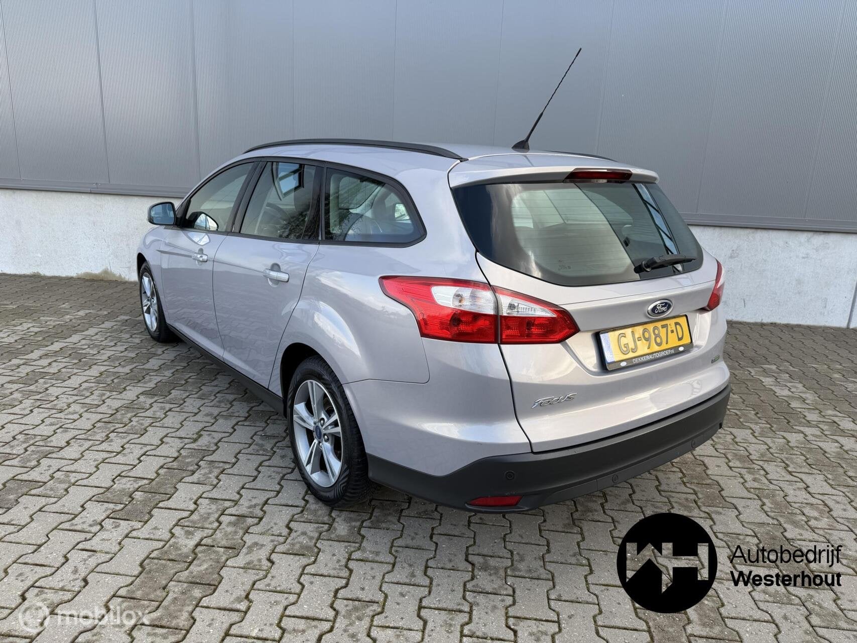 Ford Focus Wagon 1.0 EcoBoost Edition Plus|STOELVERW|BLUETOO, Auto's, Euro 5, 125 pk, Gebruikt, Handgeschakeld