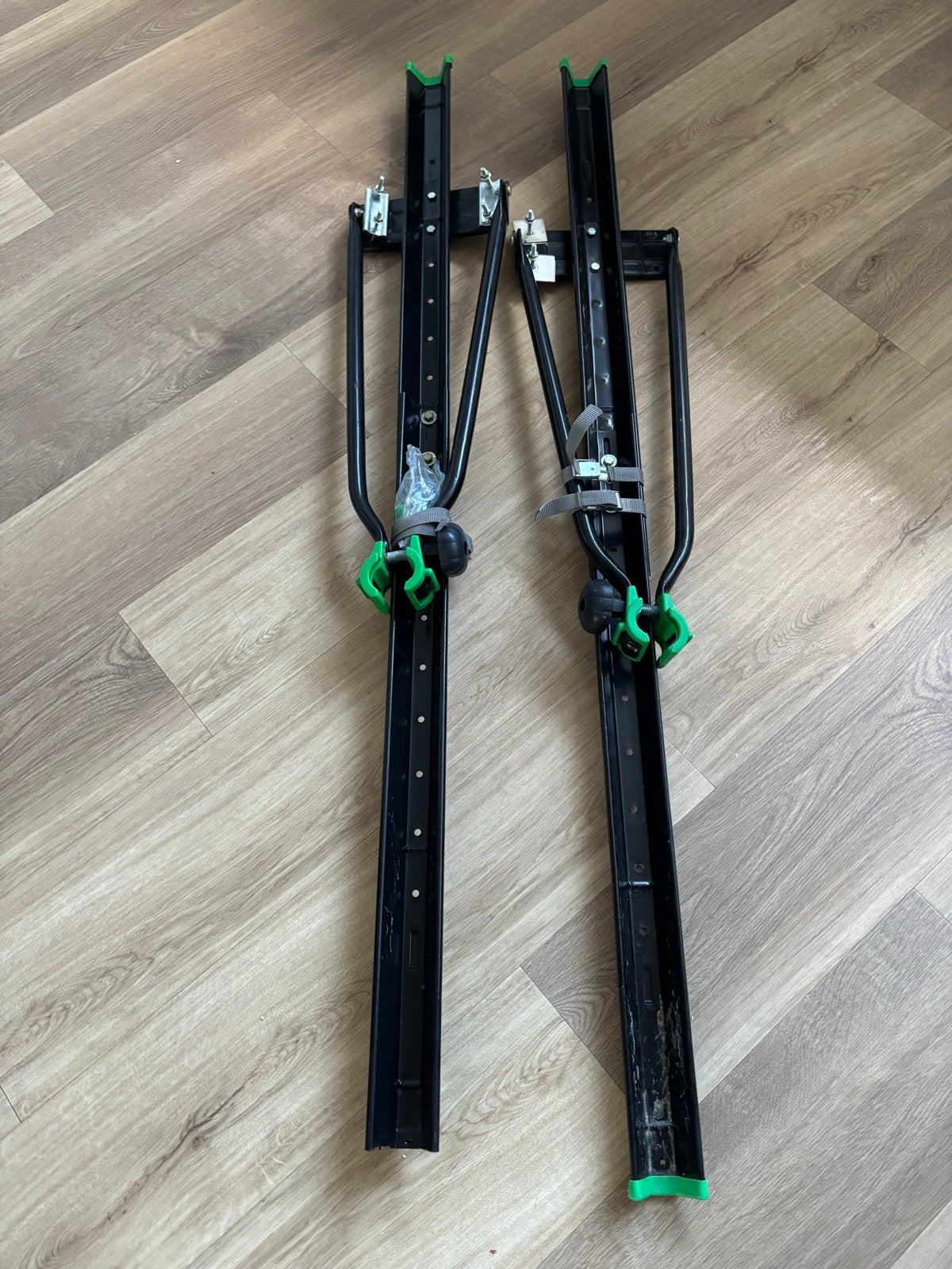 Fietsendrager goten voor dakdragers - Set van 2, Ophalen, Gebruikt