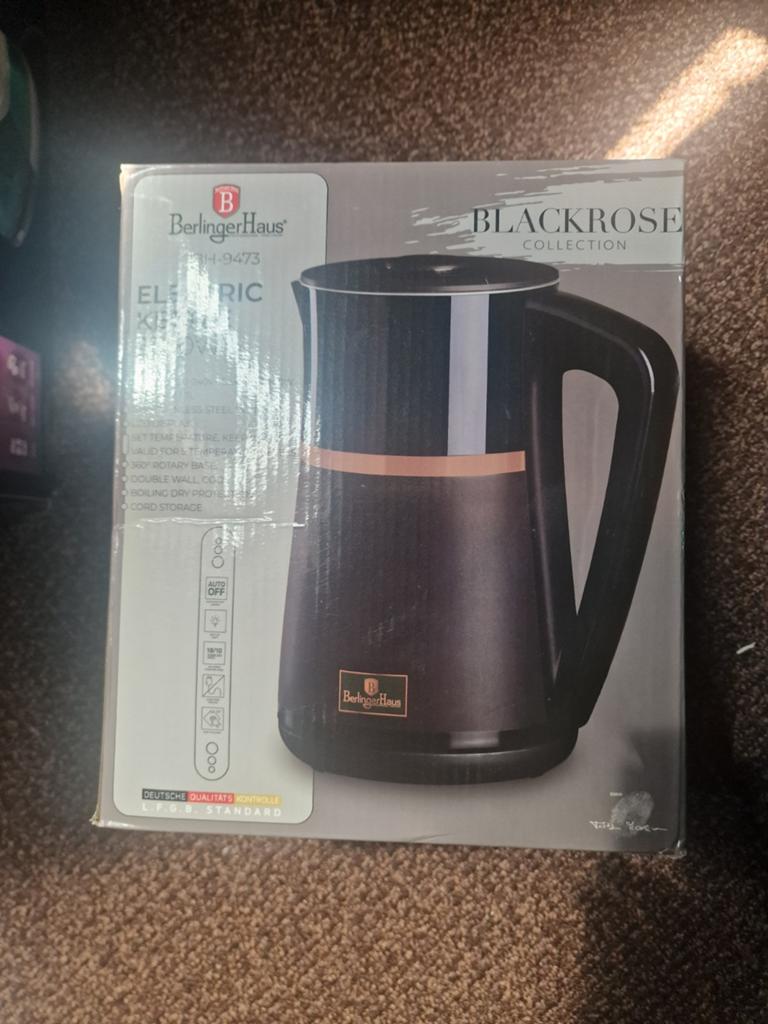 Berlinger Haus Black Rose Elektrische Waterkoker, 1 tot 2 liter, Ophalen of Verzenden, Nieuw, Draadloos