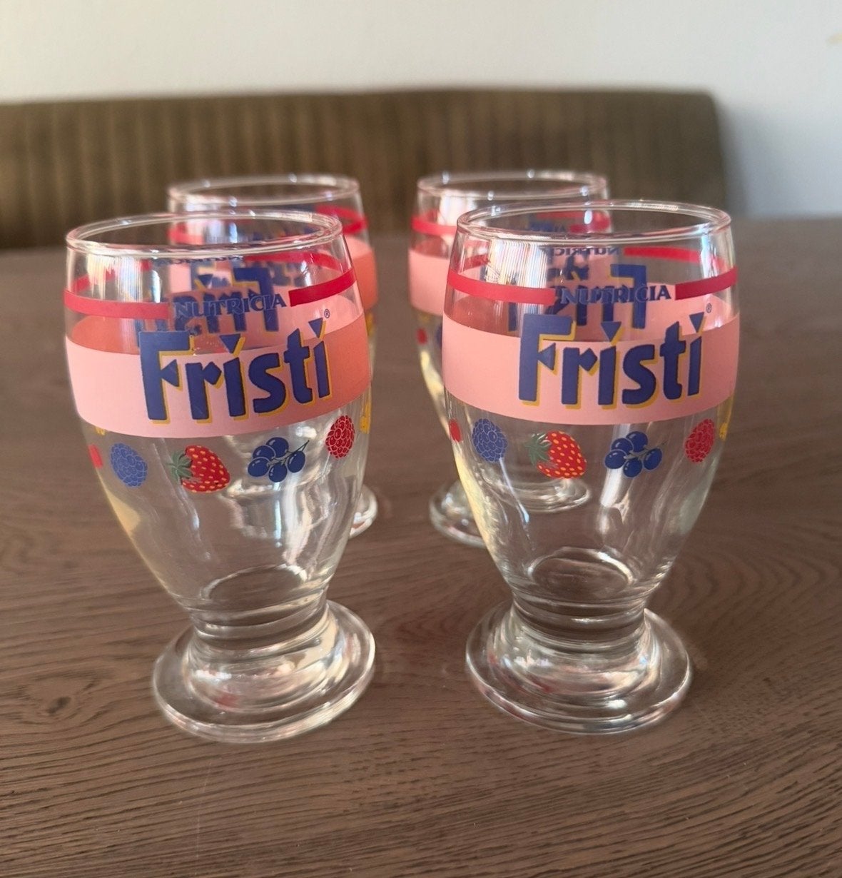 Set van 4 vintage Fristi glazen - Nutricia, Ophalen of Verzenden, Zo goed als nieuw