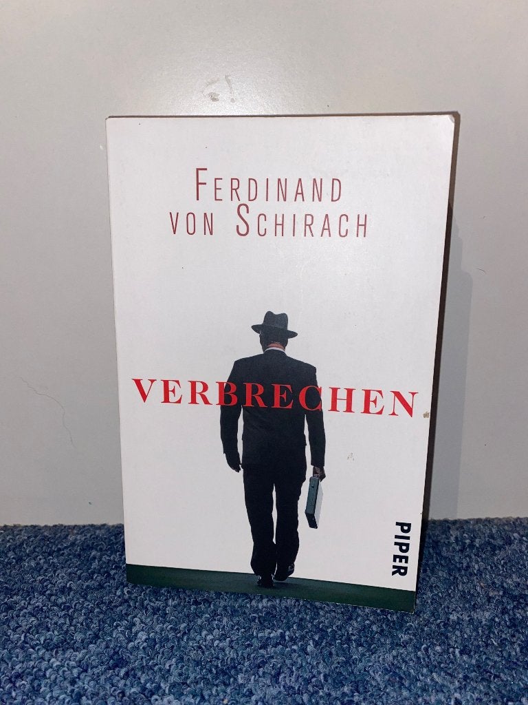 Boek verbrechen Ferdinand von Schirach, Ophalen, Zo goed als nieuw, Ferdinand von Schirach