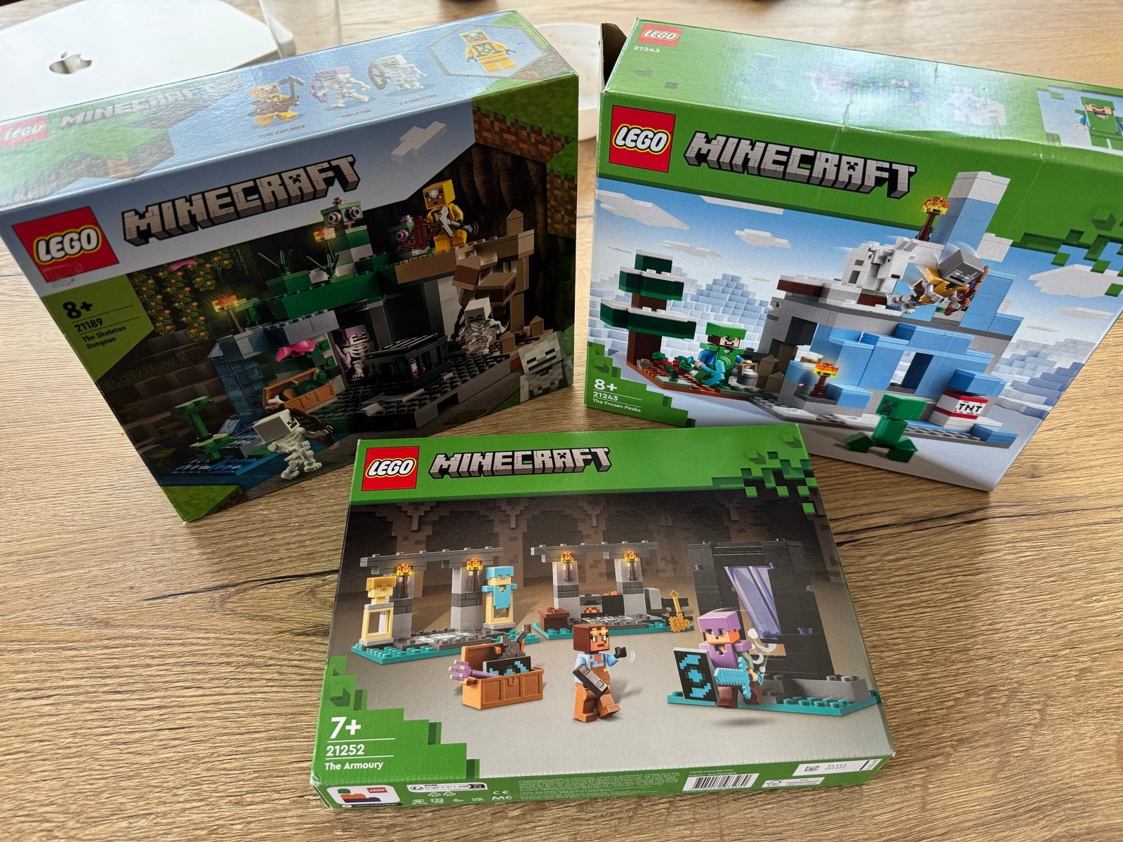 LEGO Minecraft set 21243, 21252 en 21189, Lego, Ophalen of Verzenden, Zo goed als nieuw, Complete set