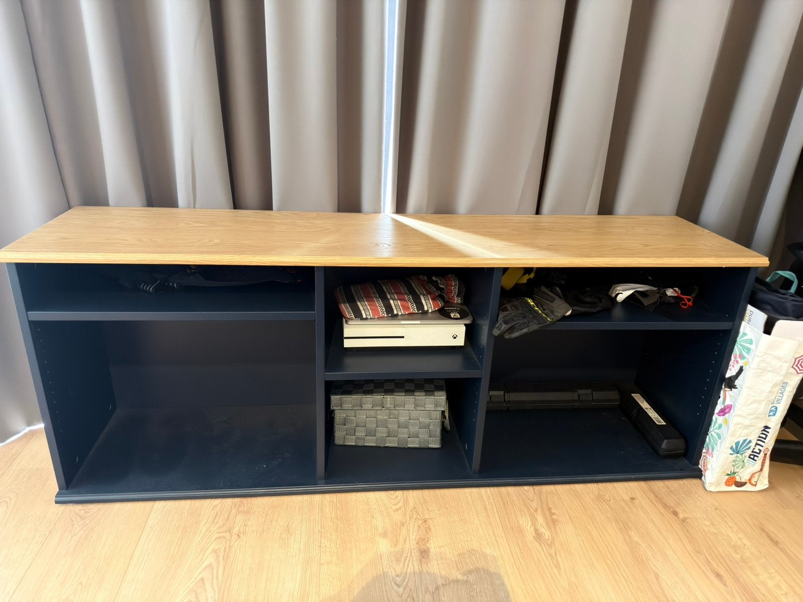 Ikea TV furniture, Ophalen of Verzenden, Zo goed als nieuw, 25 tot 50 cm, 100 tot 150 cm