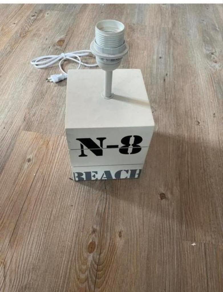 De lampenvoet voor diverse interieurstijlen,zonder kap, Verzenden, Zo goed als nieuw, Minder dan 50 cm
