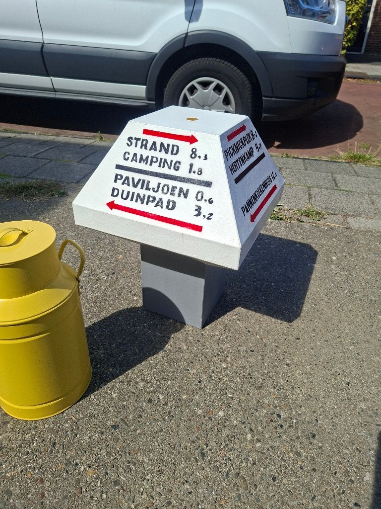 Unieke handgemaakte wegwijzer - Decoratief object, Ophalen, Zo goed als nieuw