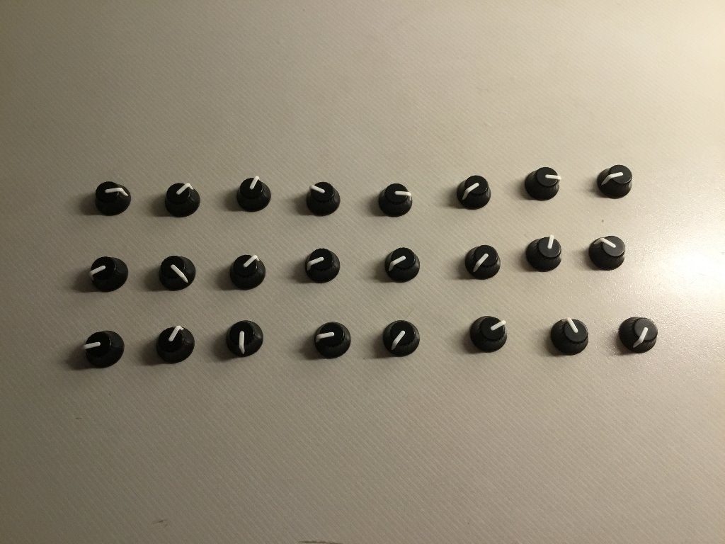 24 stuks Potmeter Knoppen [van Akai Minimix], Ophalen, Nieuw
