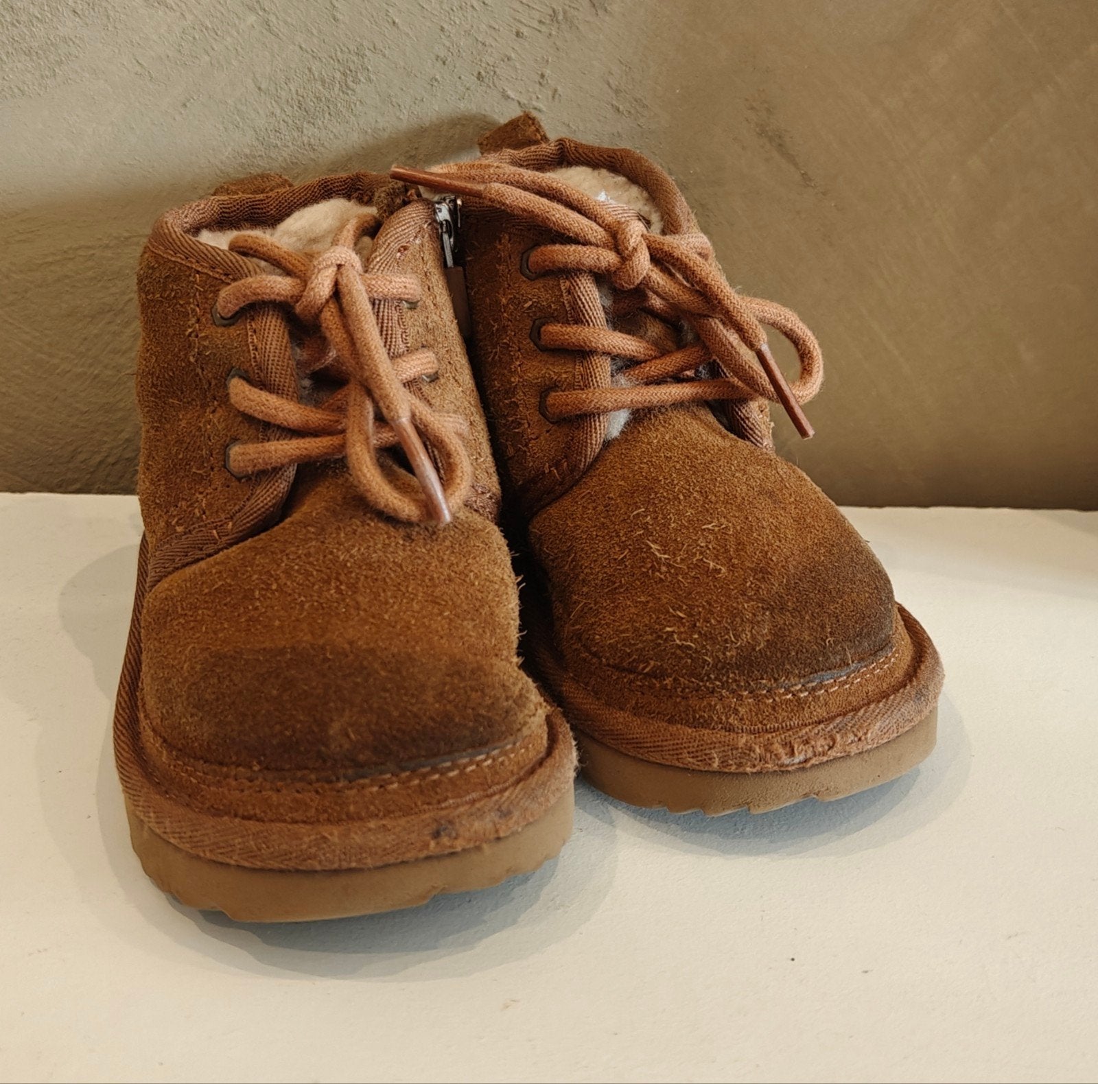 Originele UGGs maat 23,5 - Heerlijk warm voor de winter, Gebruikt, UGG, Jongen of Meisje, Ophalen of Verzenden