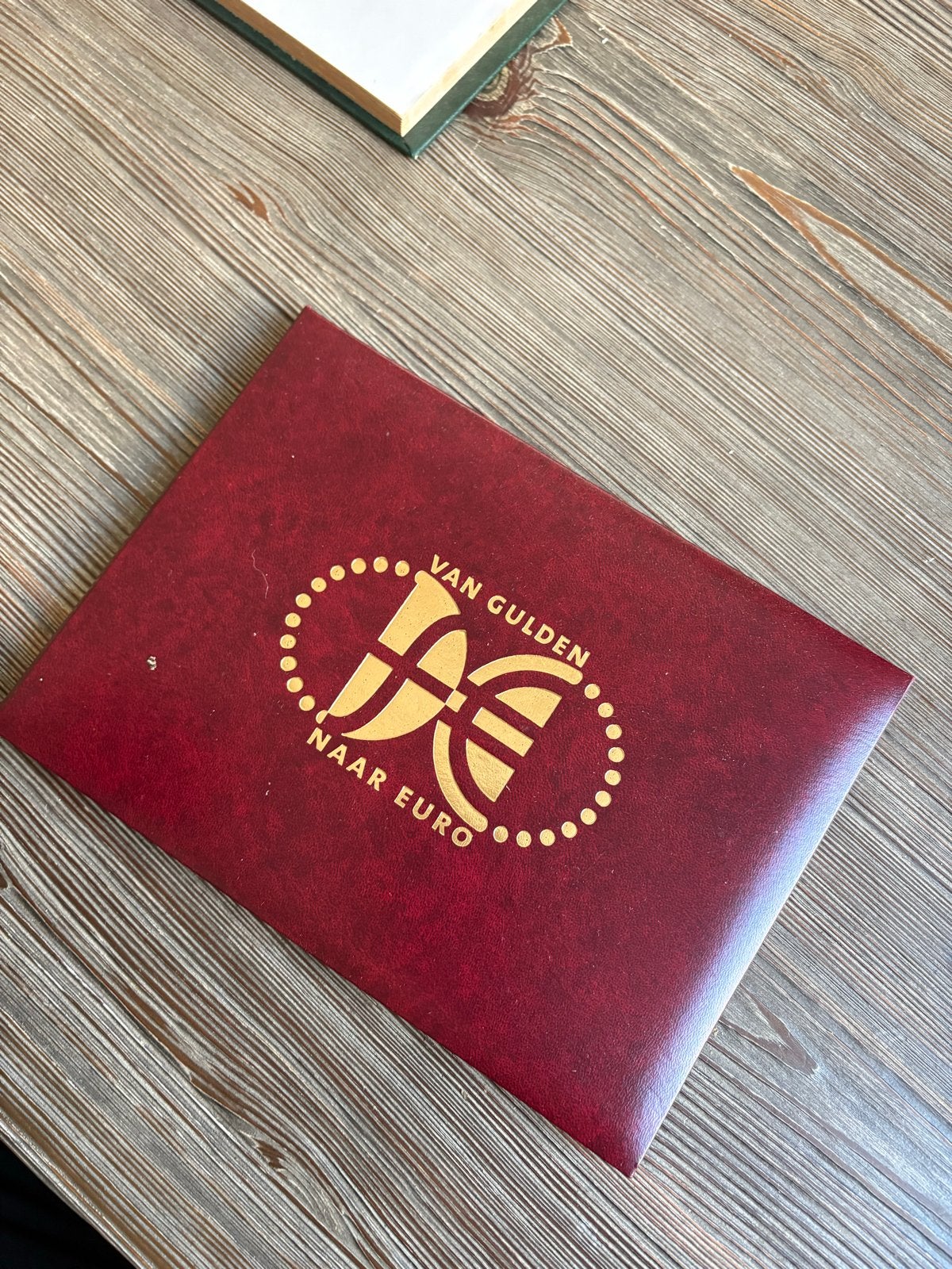 Album 'Van Gulden naar Euro' - Dubbele Herdenkingsenveloppen, Postzegels en Munten, Postzegels | Eerstedagenveloppen, Onbeschreven