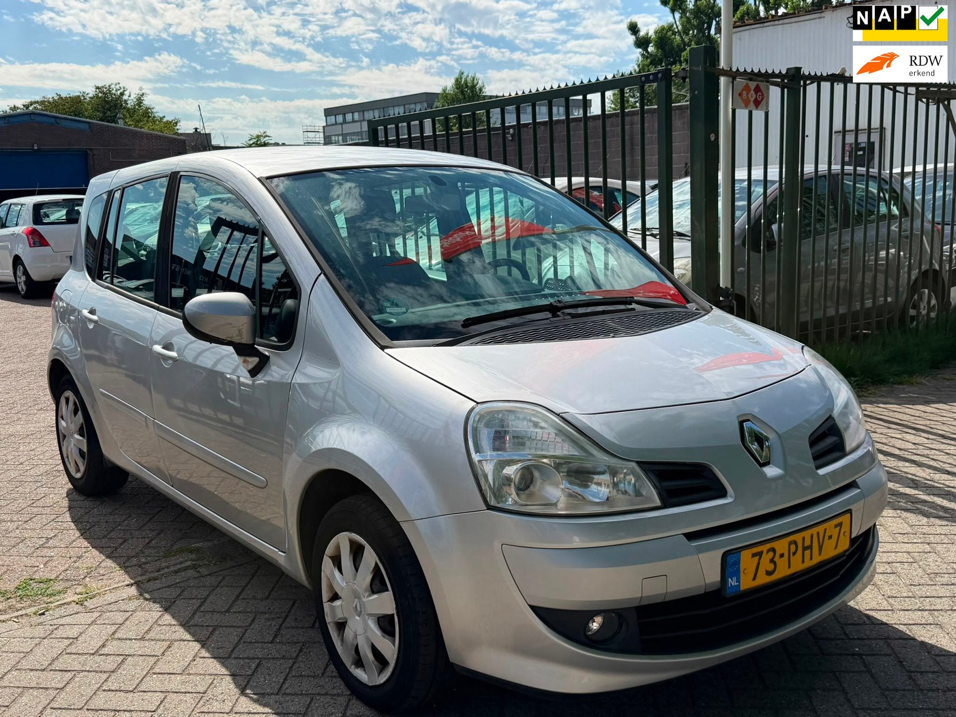 Renault Grand Modus 1.6-16V Dynamique Automaat 1e eigenaar d, Auto's, Gebruikt, 4 cilinders, 1210 kg, Origineel Nederlands