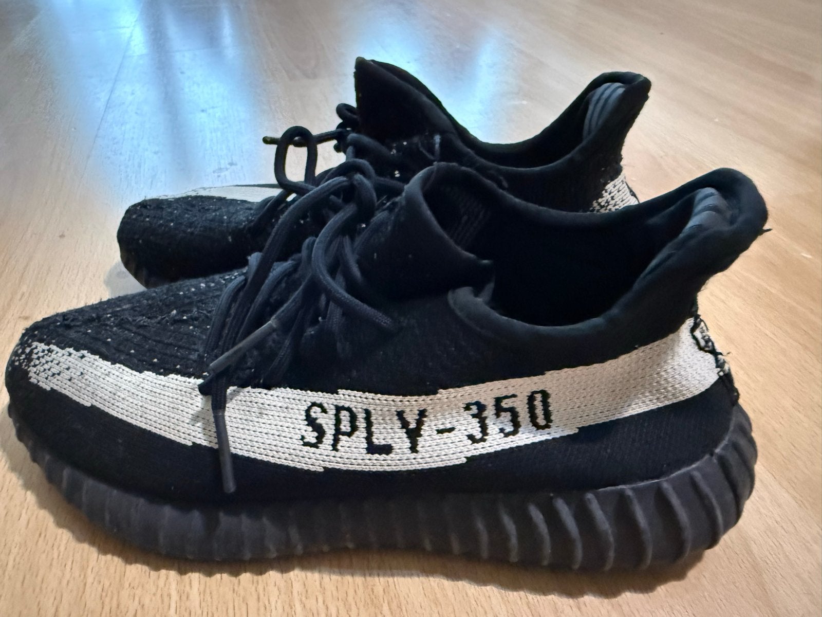 Adidas Yeezy Boost 350 V2 'SPLY-350' Sneakers - Maat 42, Zwart, Ophalen of Verzenden, Sneakers of Gympen, Gedragen