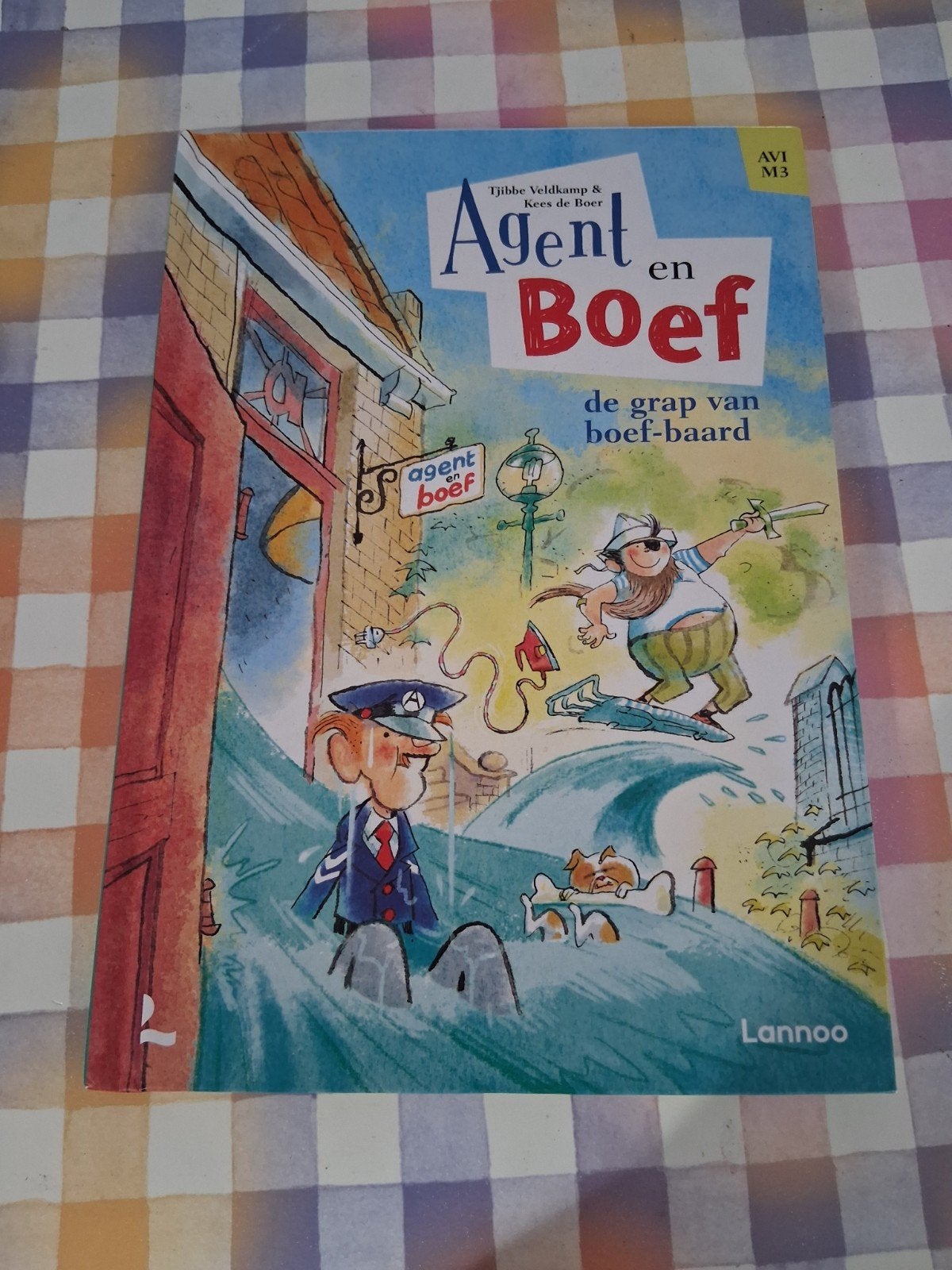 boek tjibbe veldkamp - agent en boef de grap van boef baard, Ophalen of Verzenden, Gelezen, Fictie algemeen
