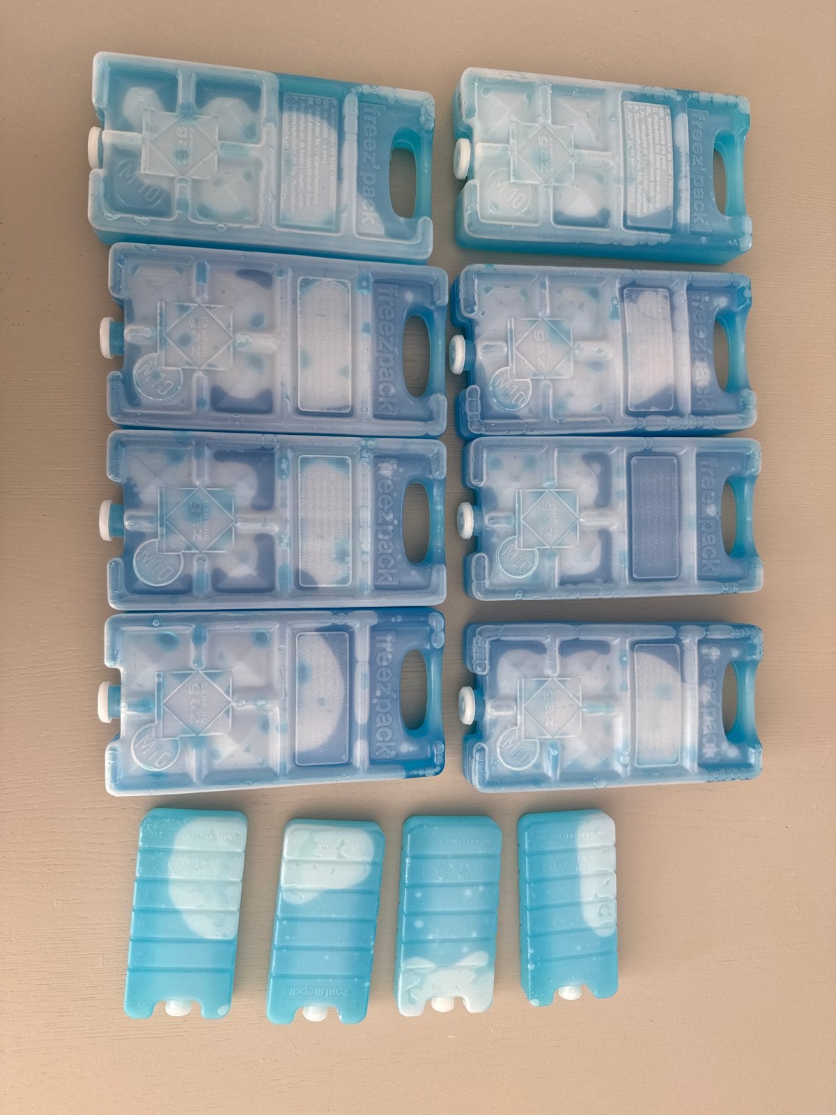 12 Koelelementen: 8x Campingaz M10 & 4x Rosti Mepal Mini, Ophalen of Verzenden, Gebruikt, Koel-accessoire
