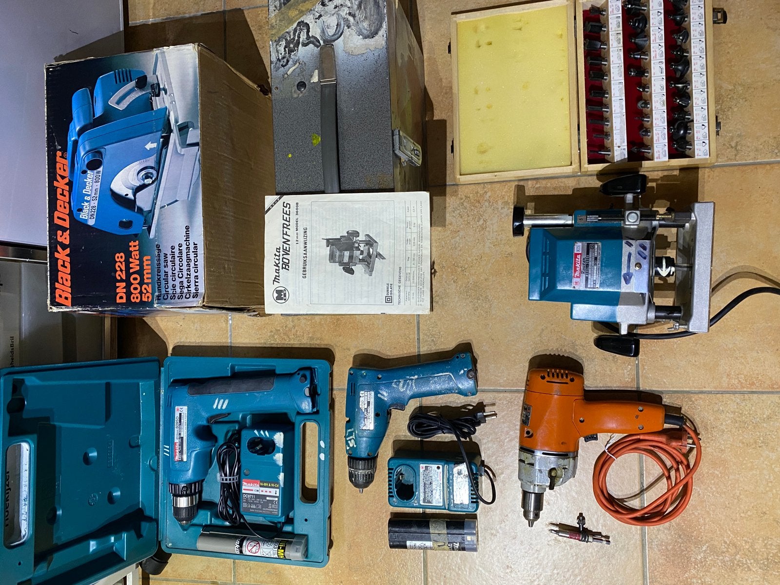 Makita, Black& Dekker Handcirkelzaag,Bovenfrees,Accutol, ezv, Ophalen, Zo goed als nieuw, Boormachine