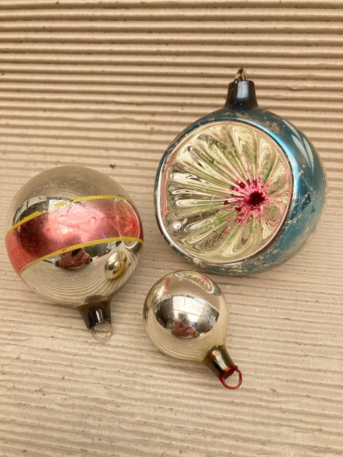 3 Ajeko kerstballen (XL + rood oogje), Ophalen of Verzenden, Zo goed als nieuw