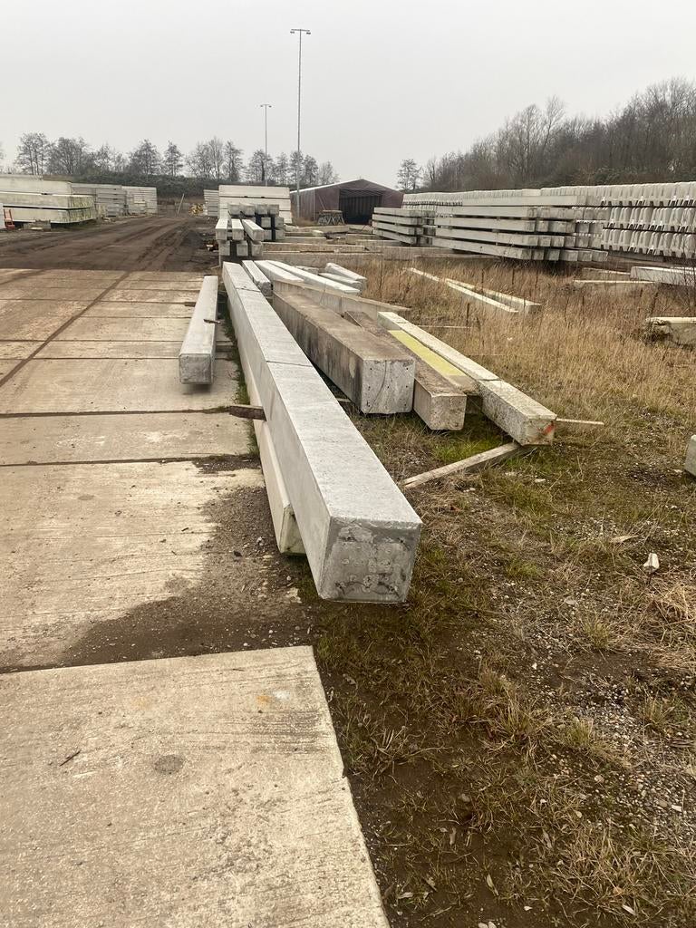 Afgekeurde heipalen, ideaal voor paardebak of erfafscheiding, Ophalen of Verzenden, Gebruikt