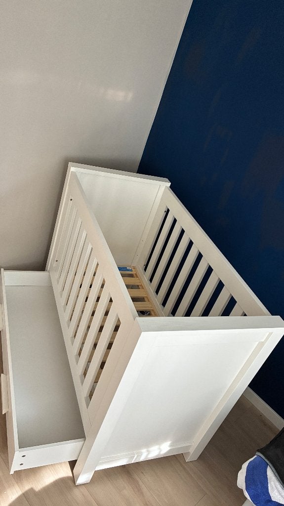 Foto 4 van Europe Baby Juno babykamer | ledikant + commode |