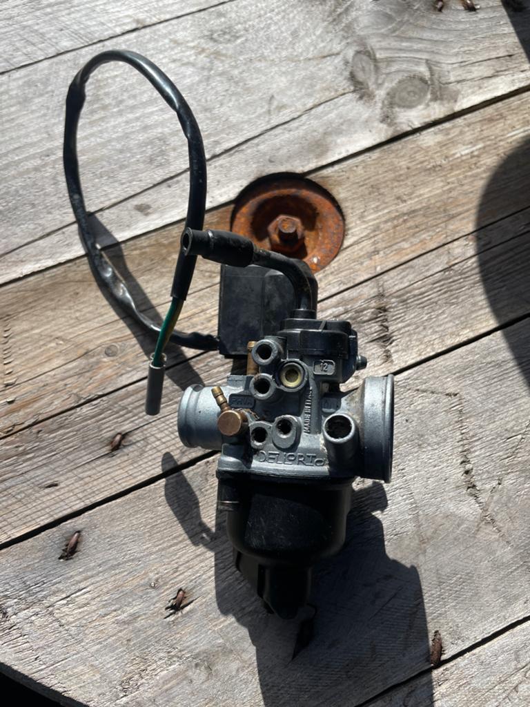 12mm dellorto orginele carb, Ophalen of Verzenden, Zo goed als nieuw, Carburateur