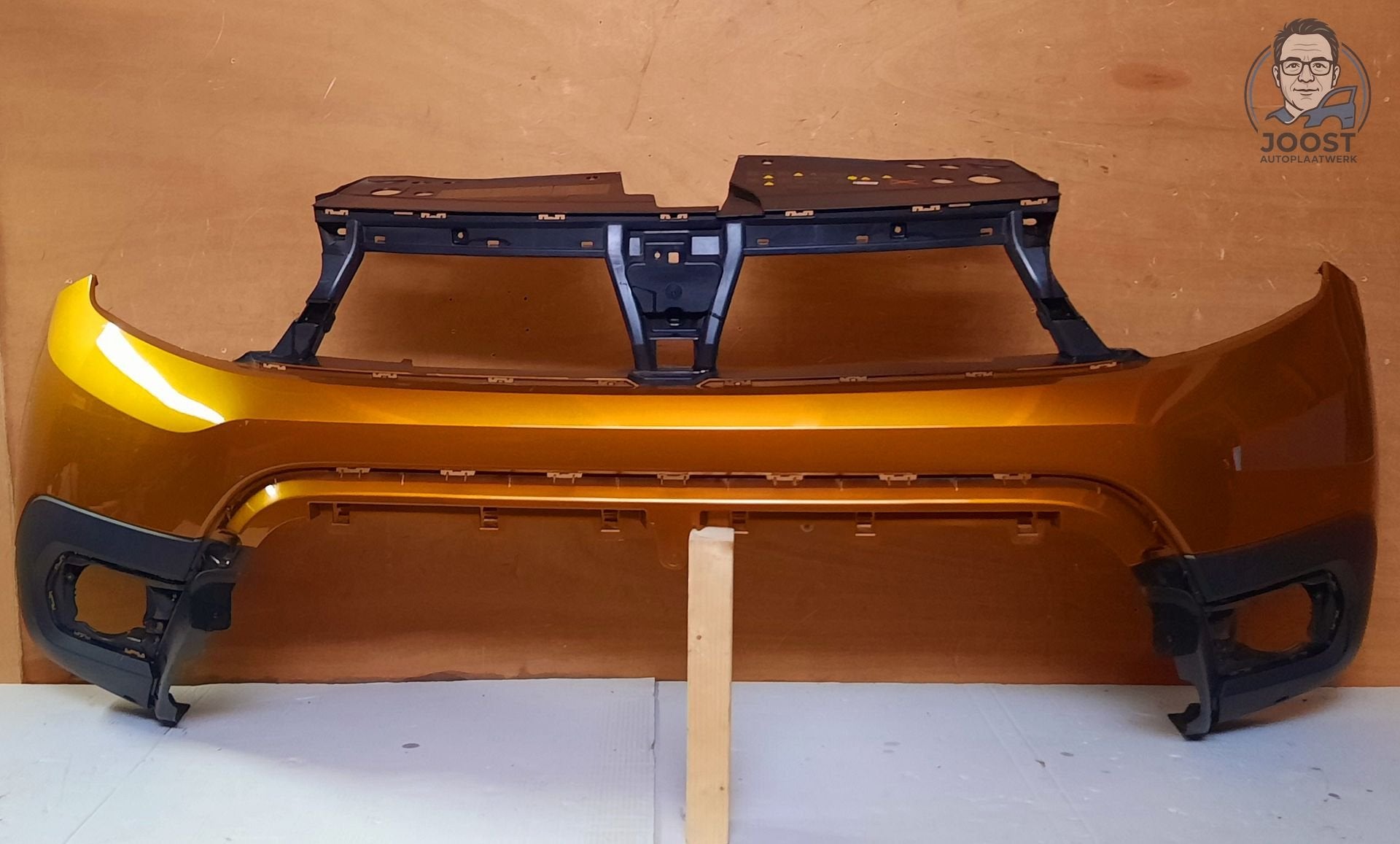 Voorbumper orgineel Dacia Duster v.a 2017 620221776R, Dacia, -Via contactformulier op de website, Gebruikt, Voor