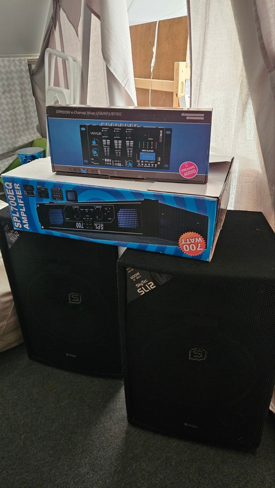 DJ set Skytech 600 watt met boxen, statieven en mixer, Ophalen, Zo goed als nieuw, Overige merken