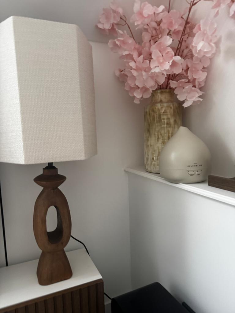 Leuke japandi lamp walnoot voet/linnen kap, Ophalen of Verzenden, Zo goed als nieuw, Minder dan 50 cm