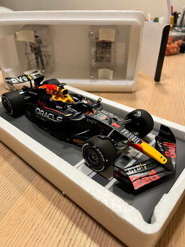 MAX VERSTAPPEN 1:18 WORLD CHAMPION 2024 LAS VEGAS REDBULL F1, Verzenden, Nieuw, Auto, MiniChamps