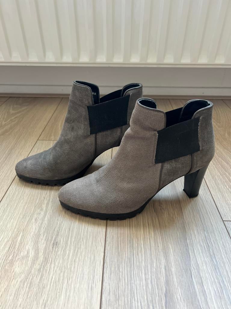 Grijze enkellaarzen met een shimmer - Manfield - maat 42, Kleding | Dames, Schoenen, Lage of Enkellaarzen, Ophalen of Verzenden