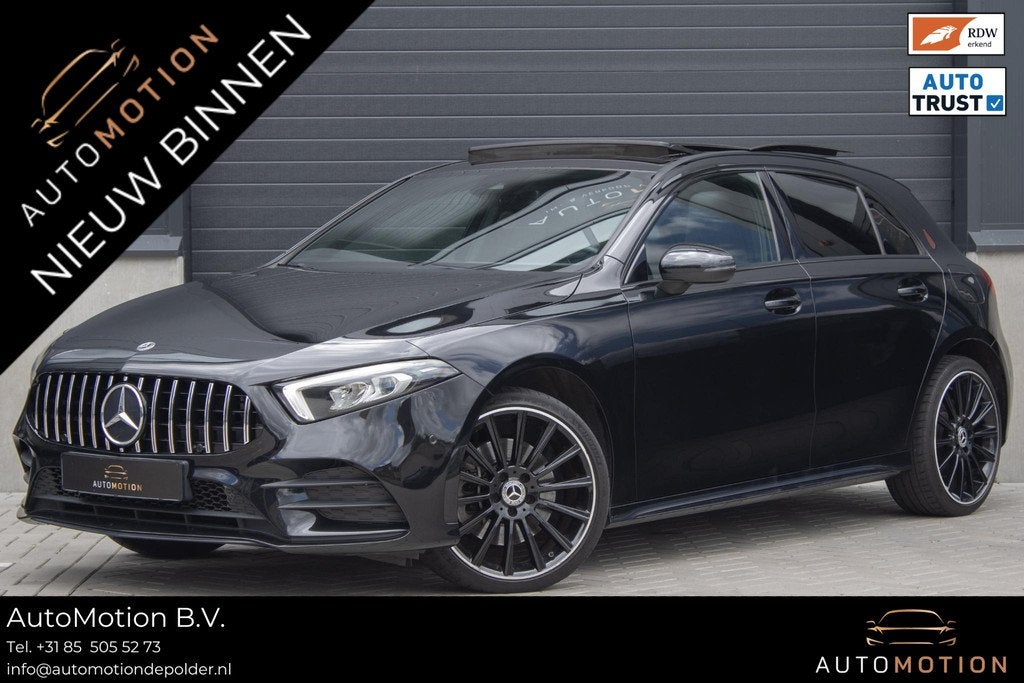 Mercedes-Benz A-klasse 250e AMG Line PANO CAMERA STOELVERWAR, Auto's, Mercedes-Benz, Gebruikt, 4 cilinders, Leder en Stof, Zwart