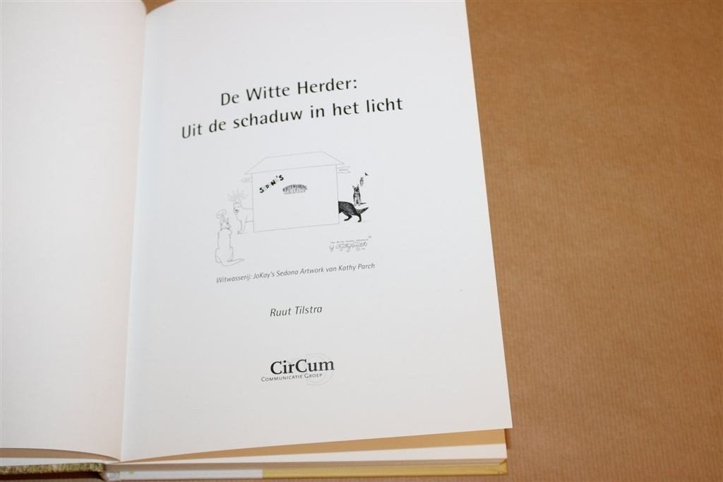 De Witte Herder — Compleet Rashandboek, 1e Druk 2002, Ophalen of Verzenden, Gelezen, Honden