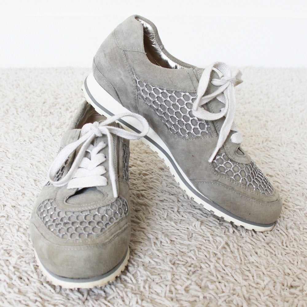 Mooie Suede Hassia Gympen (Maat 37) - s15 € 65,-, Hassia, Ophalen of Verzenden, Grijs, Sneakers of Gympen