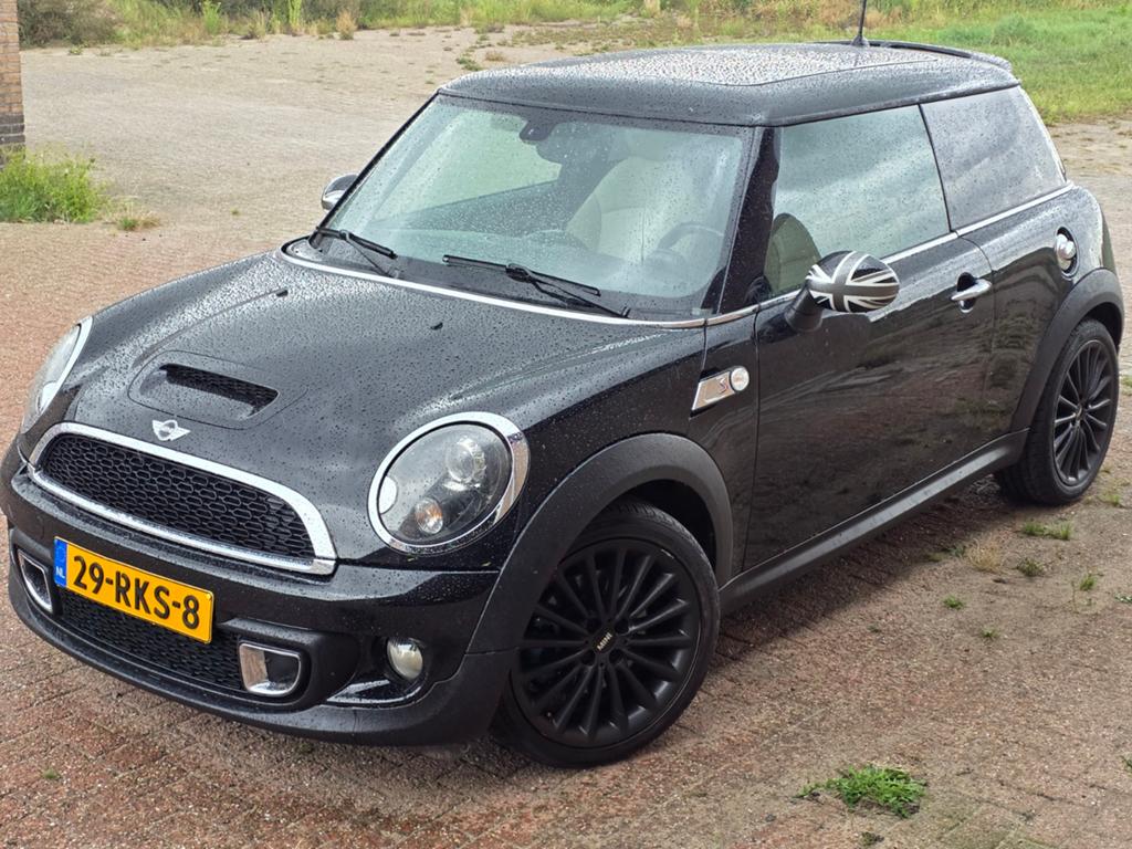 Mini 1.6 Cooper S 2011 Zwart, Auto's, Beige, 4 cilinders, 4 stoelen, Handgeschakeld