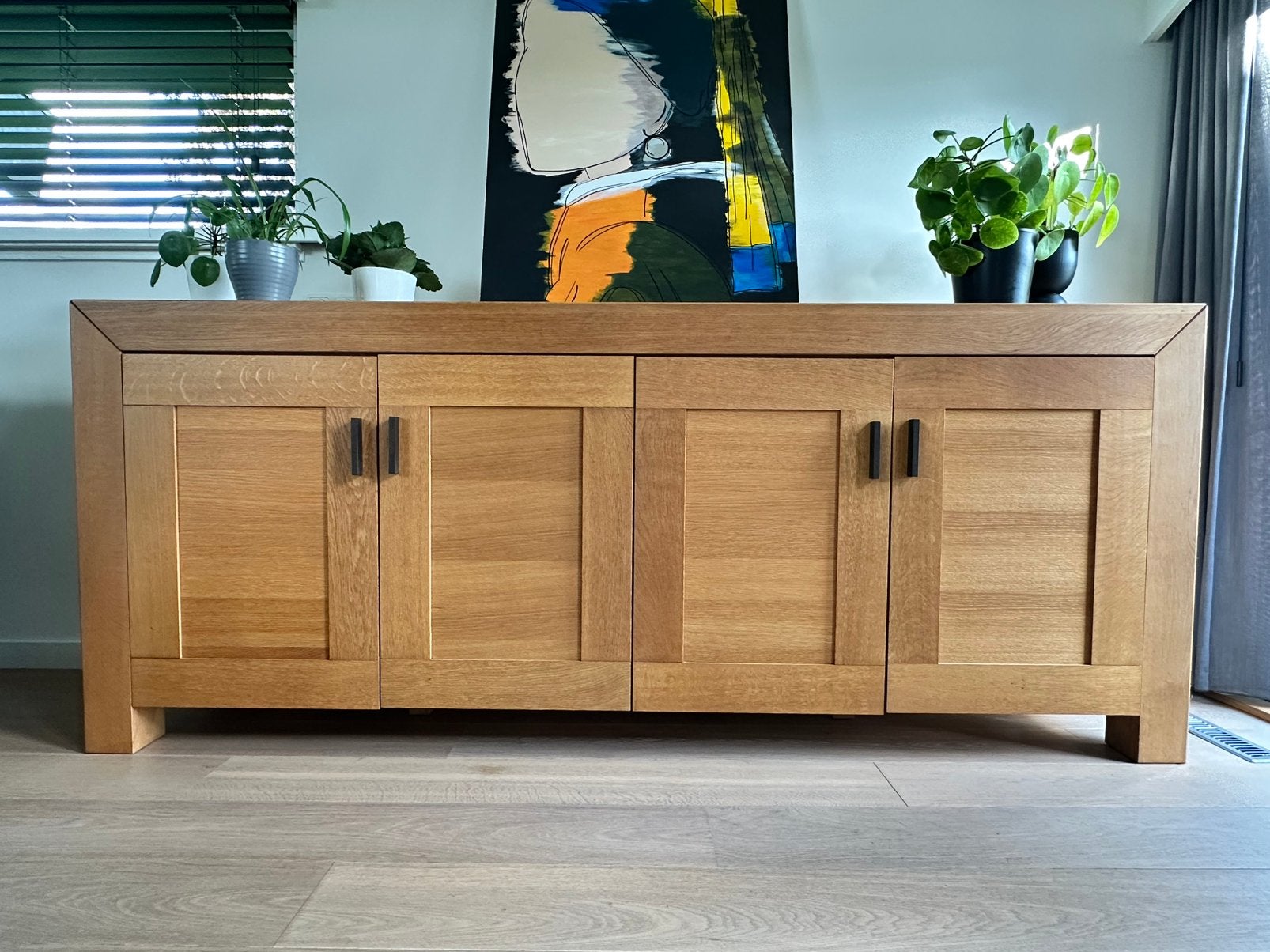 Dressoir massief eikenhout, Huis en Inrichting, Kasten | Dressoirs, Ophalen, Met deur(en), Eikenhout, Zo goed als nieuw