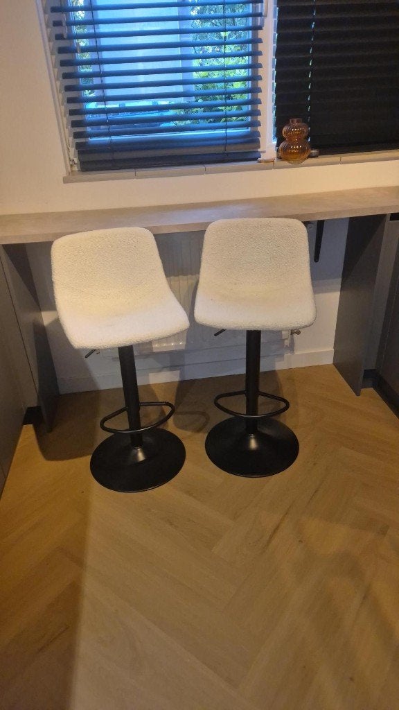 Barkrukken Teddy 2 stuks, Ophalen, In hoogte verstelbaar, Zo goed als nieuw, Kunststof