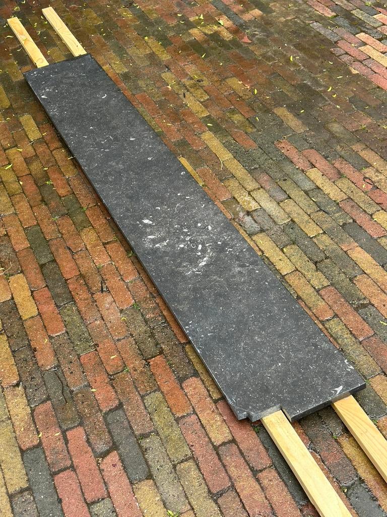 Belgisch hardstenen vensterbank 200x29x2, Doe-het-zelf en Verbouw, Plinten en Afwerking, Ophalen, Zo goed als nieuw, Overige typen