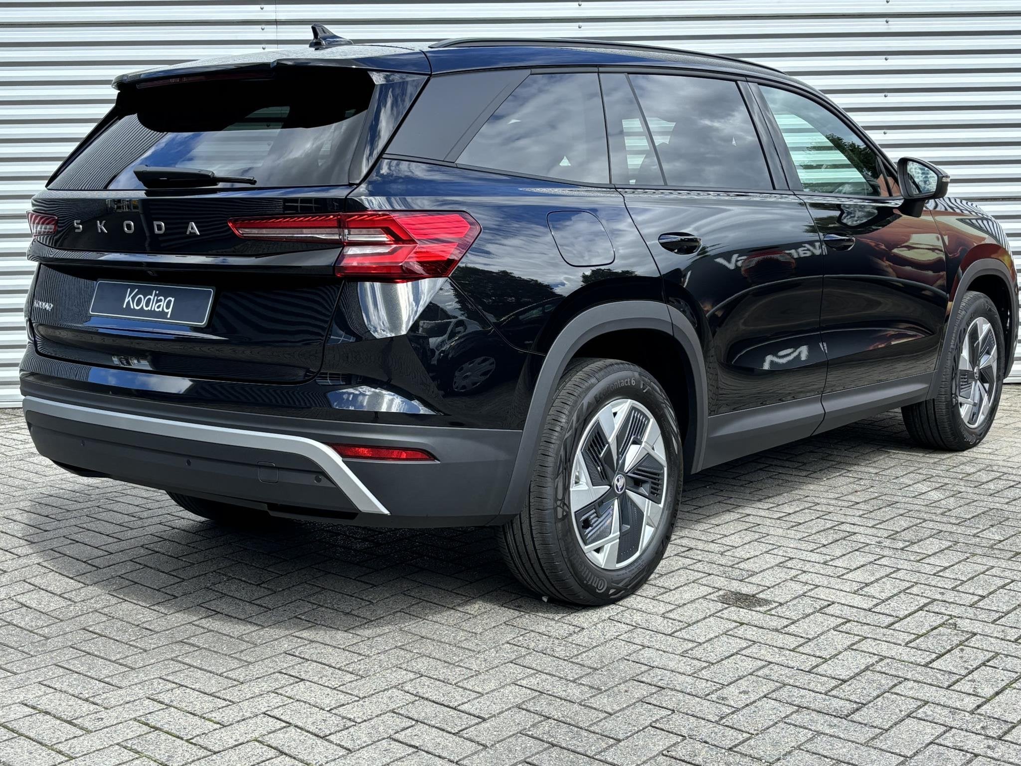 Skoda Kodiaq 1.5 TSI MHEV Business Edition 150 PK | Automaat, Auto's, Dealer onderhouden, 4 cilinders, 150 pk, Alcantara