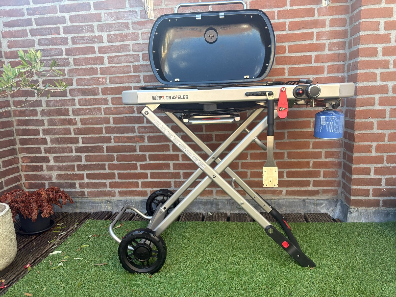 Weber Traveler BBQ - Draagbare Gasbarbecue, Ophalen, Gebruikt